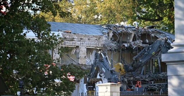 Трамп снёс часть Белого дома, чтобы построить роскошный бальный зал