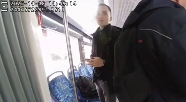 Пассажир ударил контролера в трамвае