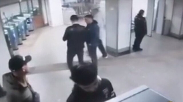 В Москве задержали мужчину, укравшего деньги с банковской карты