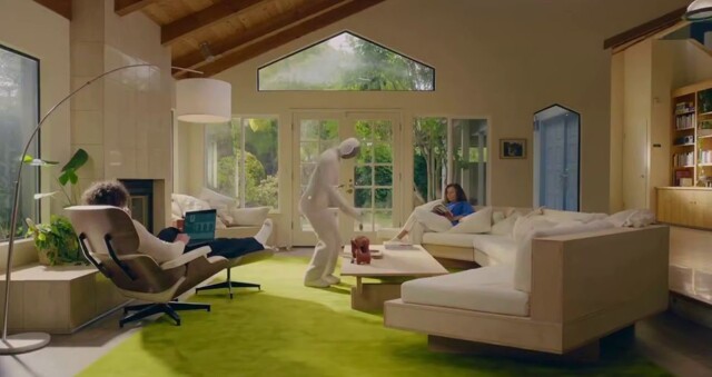 Норвежская компания показала робота-дворецкого