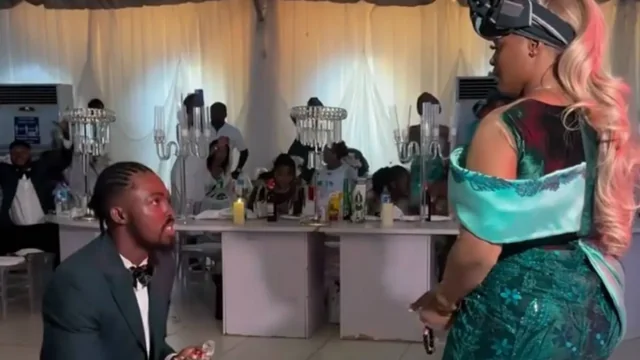 Предложение руки и сердца было неудачным, но выгодным