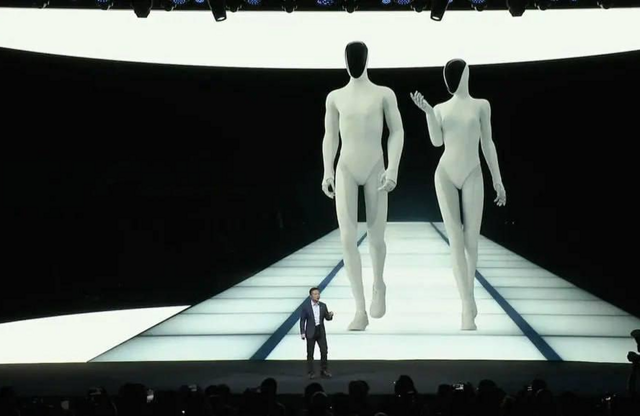 Китайская компания представила робота в мужской и женской версиях