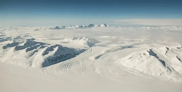"Совсем другой мир": полярник показал, как выглядит погода в -62 в Антарктиде