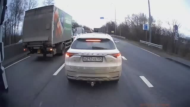 ДТП на Московском шоссе фура наехала на Хавал