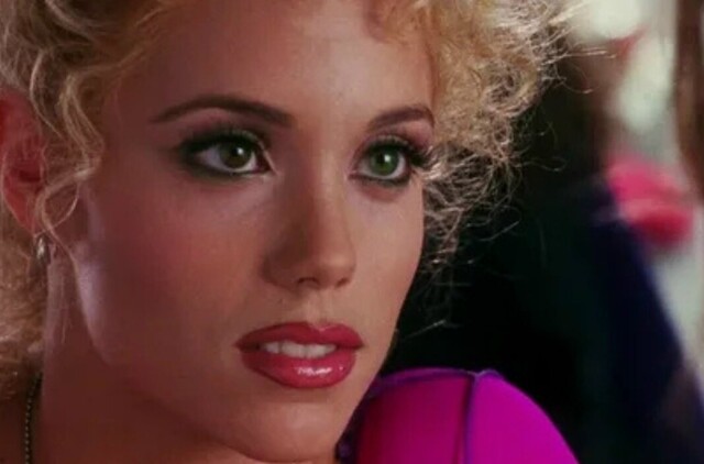 В 1995 году состоялась премьера скандально известного фильма Пола Верховена "Шоугелз"