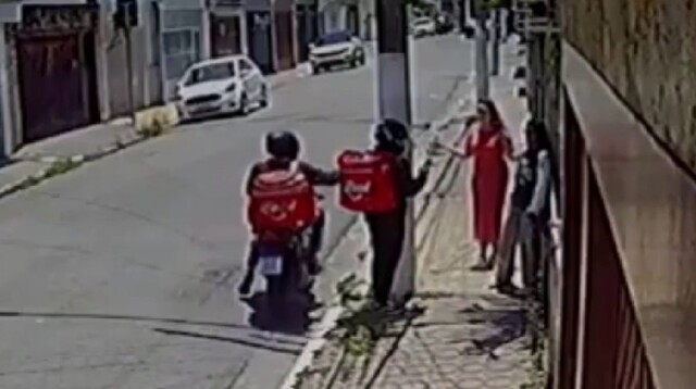 Женщина удивила бандитов во время ограбления