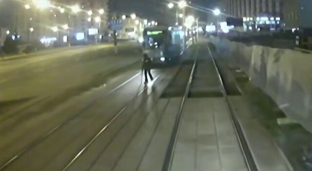 Трамвай сбил пьяного мужчину в Минске