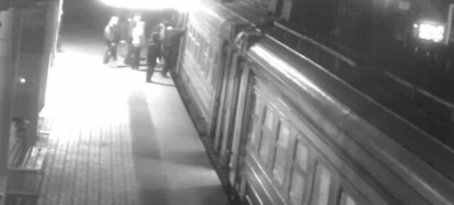 В Подмосковье подростки устроили погром в электричке