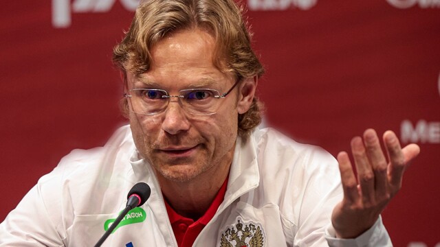 Действующий тренер сборной России по футболу Валерий Карпин покинул пост главного тренера футбольного клуба «Динамо»