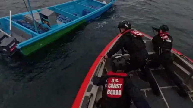 Береговая охрана США перехватила рекордную партию кокаина в Тихом океане