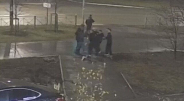 В Оренбурге парень спутал прохожих с грабителями и покалечил их