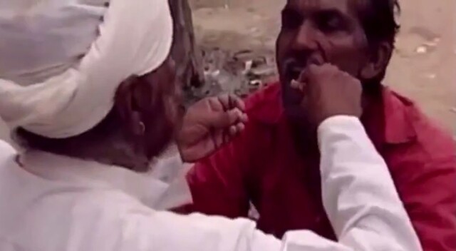 Индийская уличная стоматология