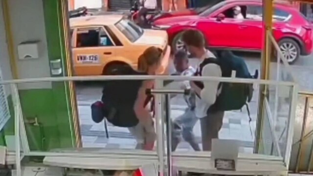 Попытка ограбления девушки в Колумбии