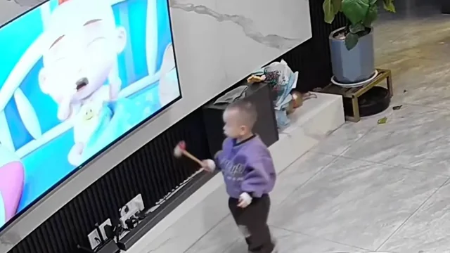 Большой экран против маленького молотка