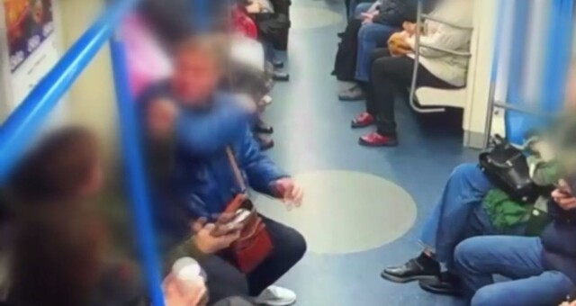 Мужчина внезапно напал на пассажира в метро