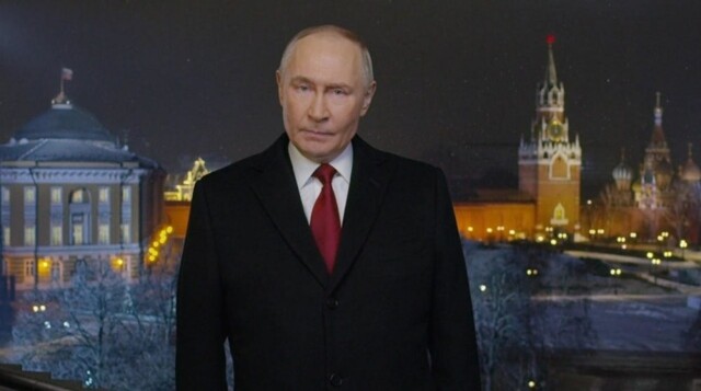 Путин поздравил россиян с Новым годом 