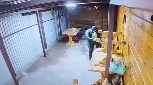 Мужчина поджег баню после конфликта с её владельцем
