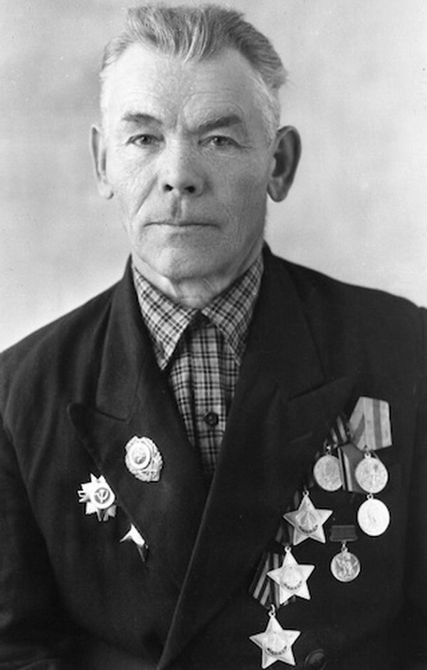 Люди из стали. Праслов Пётр Петрович