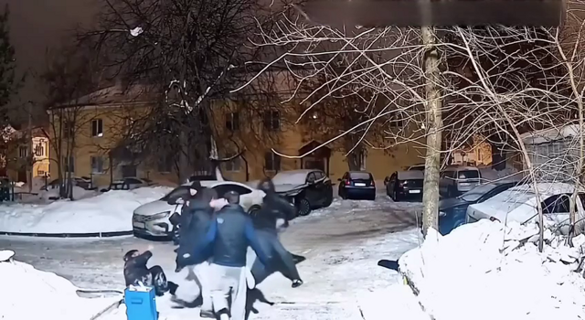 В Уфе толпа избила парня, пришедшего вернуть украденный телефон