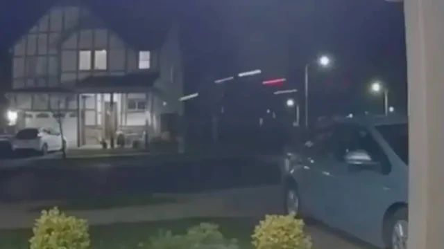 Пикап взлетел и протаранил жилой дом в Тигарде