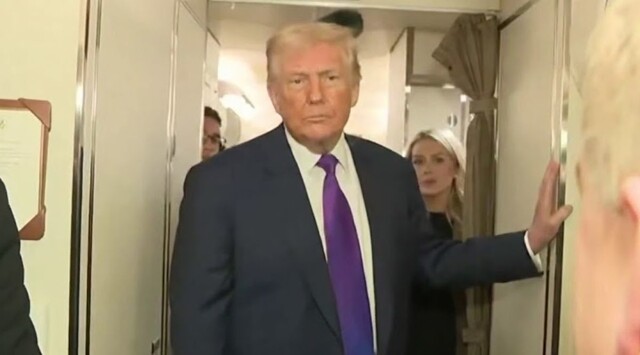 Дональд Трамп недоволен тем, что Обама рассказал о существовании инопланетян