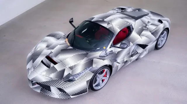 За Ferrari, на которой нельзя ездить по дорогам, заплатили 2,4 миллиона долларов