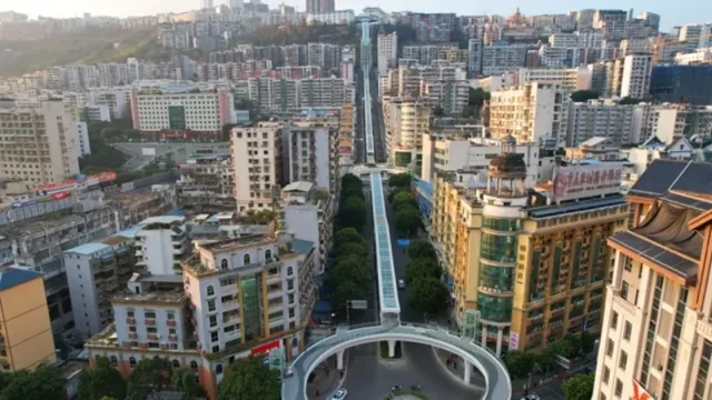 Самый длинный эскалатор в мире