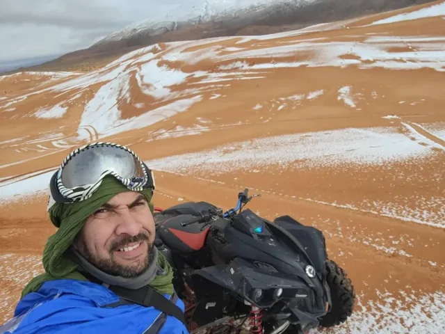 В пустыне Сахара выпал снег — это редчайшее явление для региона