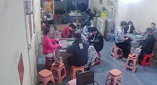 На любительнице настольных игр вспыхнула одежда