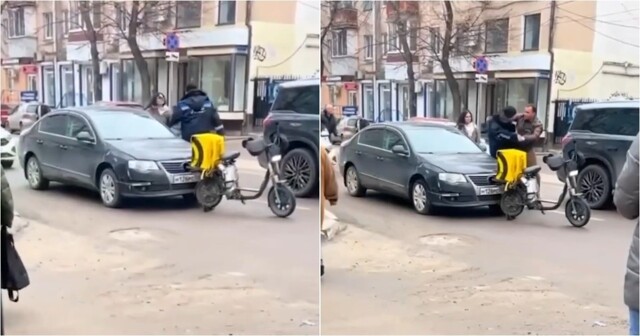 В Воронеже курьер на мопеде ударил автоледи лицом об её машину