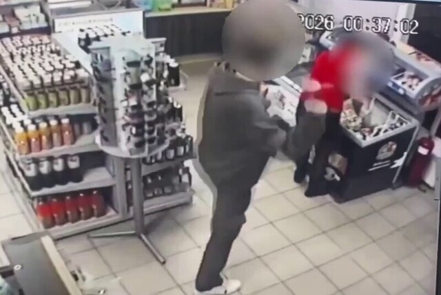 В Калининградской области 20-летний парень изрезал ножом сотрудницу заправки