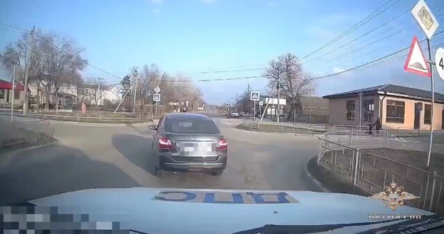 Покатала 5-летнего ребёнка в багажнике 