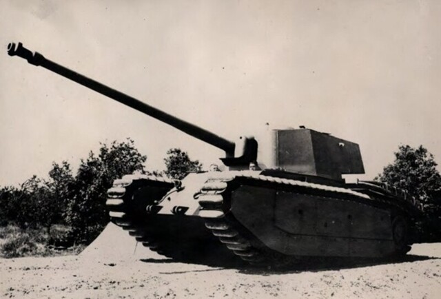 Помесь Char B, "Пантеры" и "Королевского Тигра"