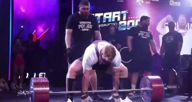 Спортсмен установил мировой рекорд в становой тяге