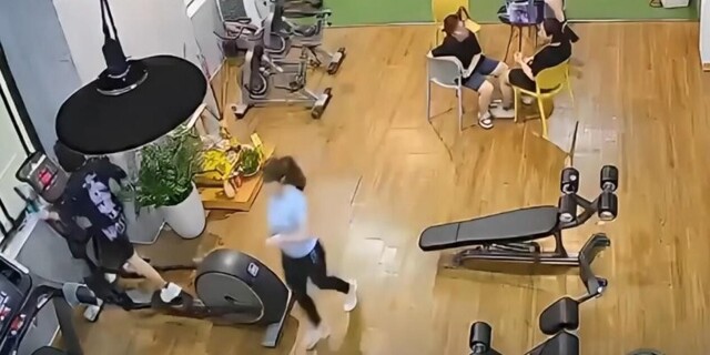 Посетительница спортзала пострадала, спеша занять свободную дорожку