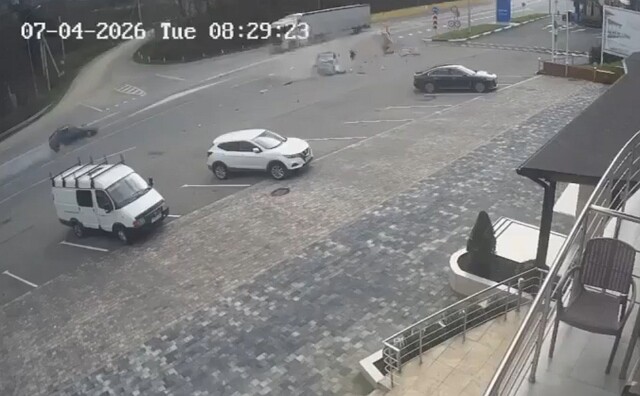 Увидела ДТП и решила в нём поучаствовать