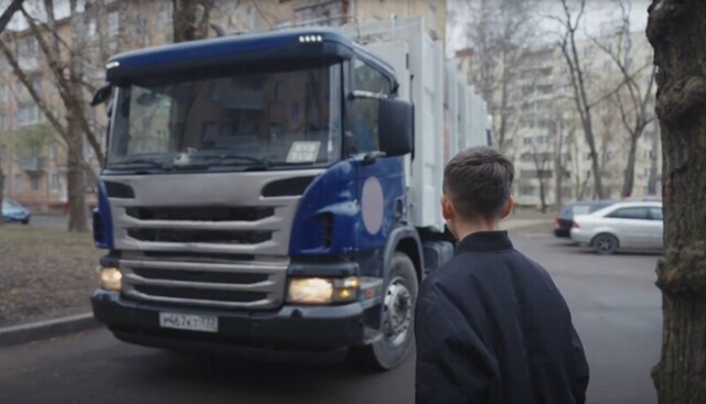 Сбылась мечта ребенка. Коммунальщики показали полюбившийся мальчику мусоровоз