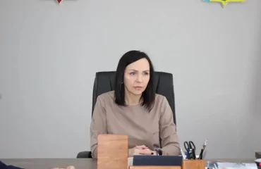 "Ты чё, фраер, попутал? Знаешь, кто моя мама?": в Вологодской области чиновницу уволили из-за высказываний её дочери