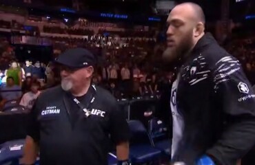 Боец UFC из Бразилии вышел на ринг под российскую песню «Матушка»
