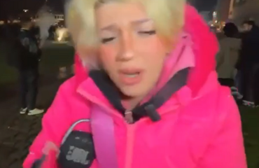 Новогодняя "безопасность" в Кёльне: стримерша решила доказать, что в праздники можно гулять по улицам