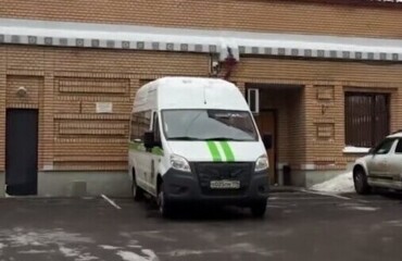 Судебные приставы приступили к принудительному выселению Ларисы Долиной