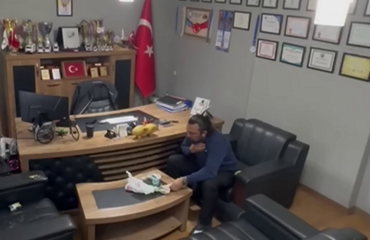 Турок спас себя от удушья, применив приём Геймлиха