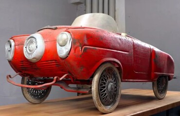 Подарок для сына: педальный Giordani Studebaker 1960