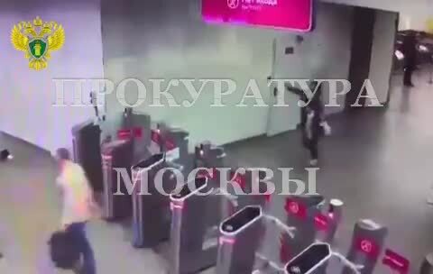 Турникеты в метро москвы фото