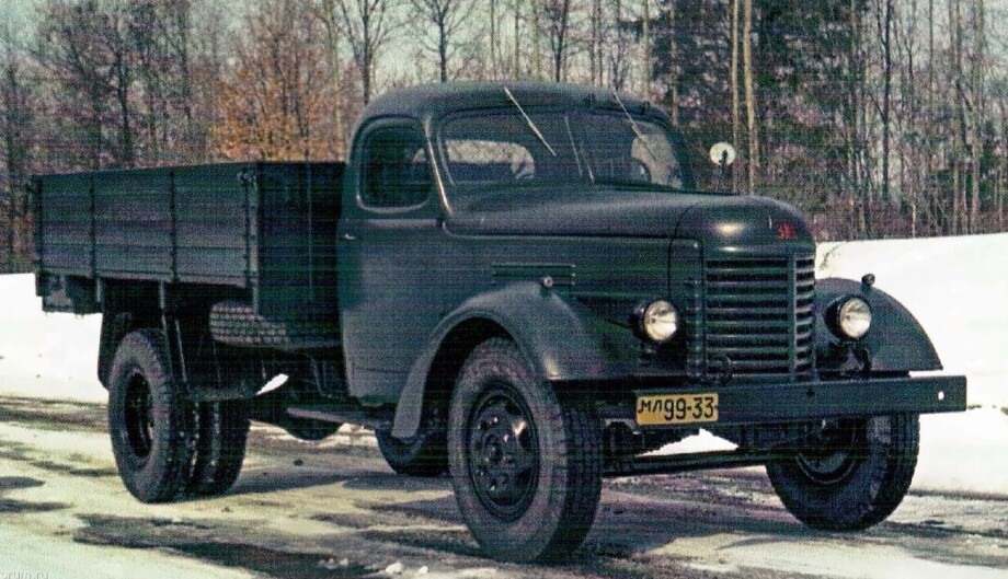 ЗИС-150 — советский среднетоннажный грузовой автомобиль, выпускавшийся с 1947 по 1957 год. Он стал родоначальником второго поколения автомобилей ЗИС/ЗИЛ
