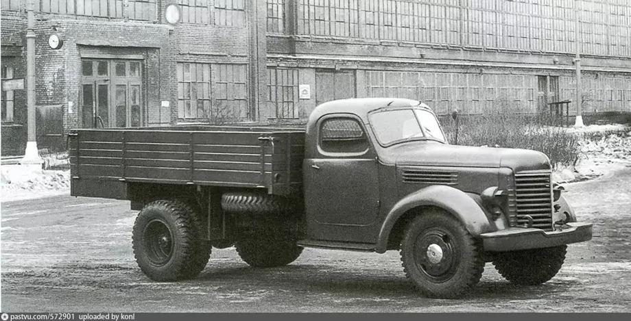 ЗИС-150 — советский среднетоннажный грузовой автомобиль, выпускавшийся с 1947 по 1957 год. Он стал родоначальником второго поколения автомобилей ЗИС/ЗИЛ