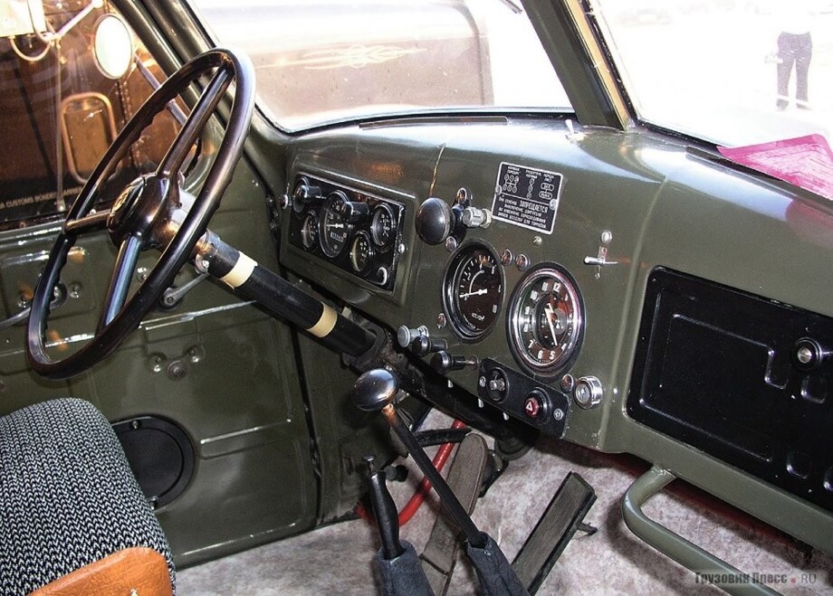ЗИЛ-164 — советский среднетоннажный грузовой автомобиль, выпускавшийся на Заводе имени Лихачёва с октября 1957 по декабрь 1964 года