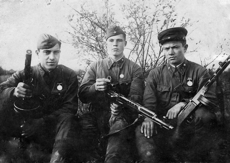 Ржавая скрепка и три пальца. На каких бытовых деталях ловили немецких шпионов