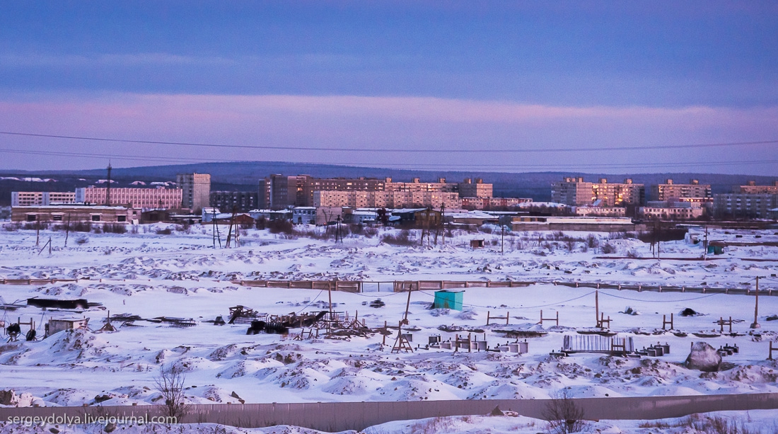 Где снимали полярный 3. Мончегорск Кировск. Левиафан Мончегорск. Апатиты Левиафан. Левиафан площадь Мончегорска.