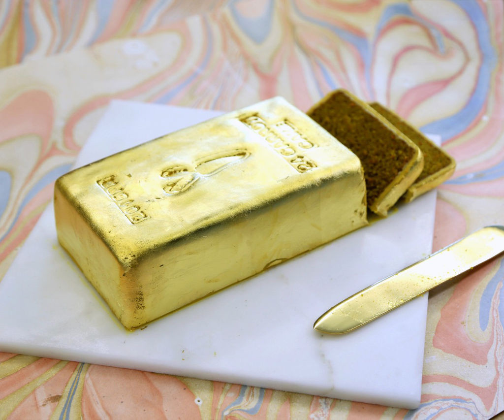 Сливочное масло золотое. Торт золотой слиток. Торт в виде золотого слитка. Торо в виде золотого слитка. Пирожное золотой слиток.